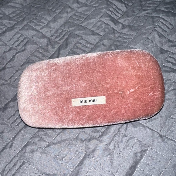 Miu Miu sunglasses and the case - Picture 4 of 6